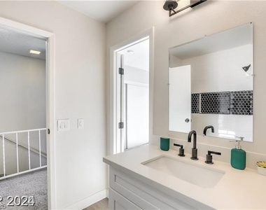 1436 N Jones Boulevard - Photo Thumbnail 17