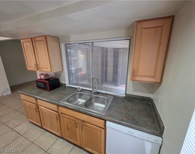 1440 Vegas Valley Drive - Photo Thumbnail 28