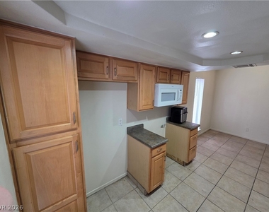 1440 Vegas Valley Drive - Photo Thumbnail 27