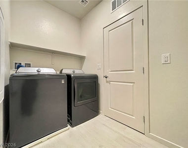 11544 Observation Point Avenue - Photo Thumbnail 16