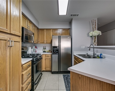 5415 W Harmon Avenue - Photo Thumbnail 4