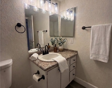 5055 W Hacienda Avenue - Photo Thumbnail 12
