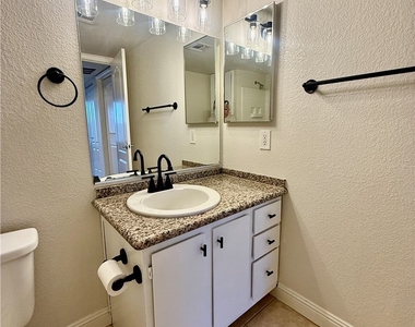 5055 W Hacienda Avenue - Photo Thumbnail 20