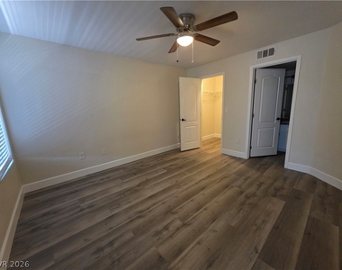 5055 W Hacienda Avenue - Photo Thumbnail 6