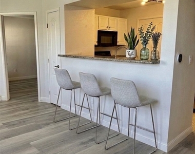 5055 W Hacienda Avenue - Photo Thumbnail 3