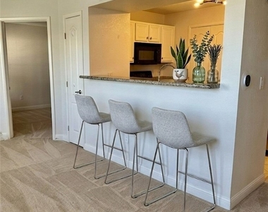 5055 W Hacienda Avenue - Photo Thumbnail 14