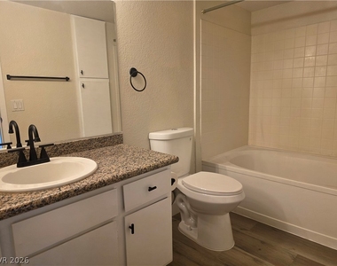 5055 W Hacienda Avenue - Photo Thumbnail 7
