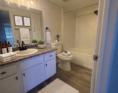 5055 W Hacienda Avenue - Photo Thumbnail 8