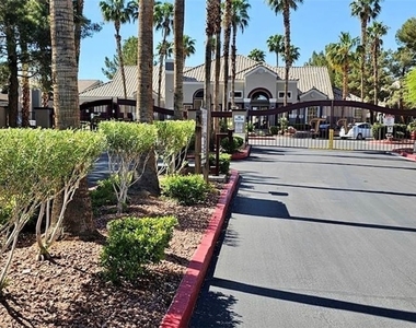 5055 W Hacienda Avenue - Photo Thumbnail 15