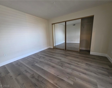 5055 W Hacienda Avenue - Photo Thumbnail 10