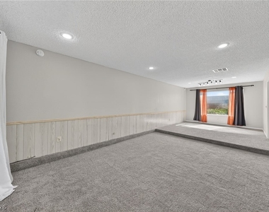 389 Summer Creek Court - Photo Thumbnail 6