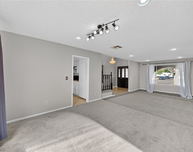 389 Summer Creek Court - Photo Thumbnail 4