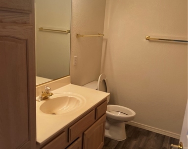701 Capri Drive - Photo Thumbnail 14