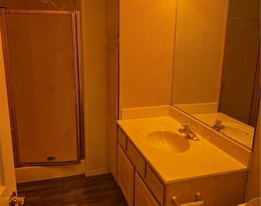 701 Capri Drive - Photo Thumbnail 7