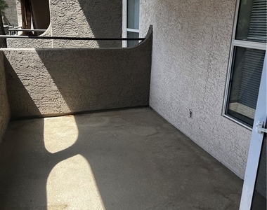 701 Capri Drive - Photo Thumbnail 4
