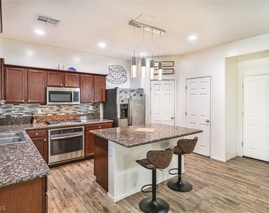 6765 Bristle Falls Street - Photo Thumbnail 10