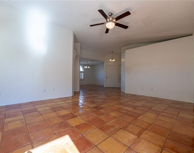 6357 Formula Way - Photo Thumbnail 6