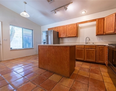 6357 Formula Way - Photo Thumbnail 8