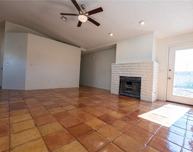 6357 Formula Way - Photo Thumbnail 5