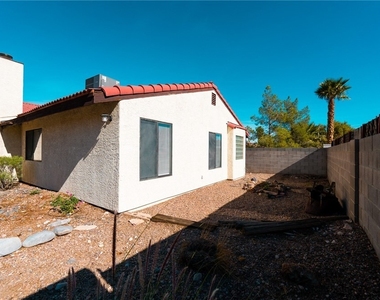6357 Formula Way - Photo Thumbnail 30