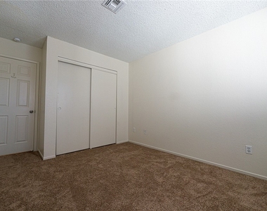 6357 Formula Way - Photo Thumbnail 16