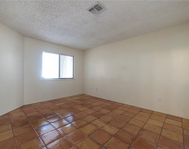 6357 Formula Way - Photo Thumbnail 15