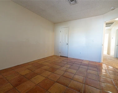 6357 Formula Way - Photo Thumbnail 14