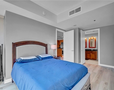 4525 Dean Martin Drive - Photo Thumbnail 14