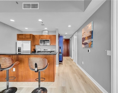 4525 Dean Martin Drive - Photo Thumbnail 5