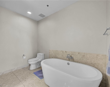 4525 Dean Martin Drive - Photo Thumbnail 23