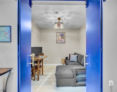 4525 Dean Martin Drive - Photo Thumbnail 28