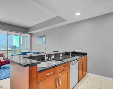 4525 Dean Martin Drive - Photo Thumbnail 9
