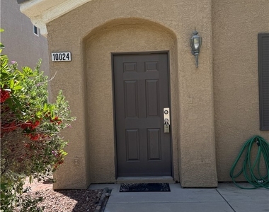 10024 Via Toro Avenue - Photo Thumbnail 6
