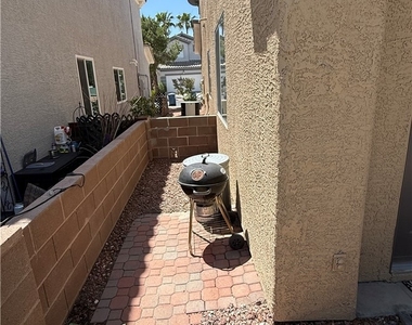 10024 Via Toro Avenue - Photo Thumbnail 5