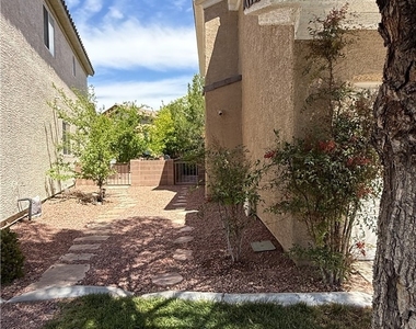10024 Via Toro Avenue - Photo Thumbnail 3