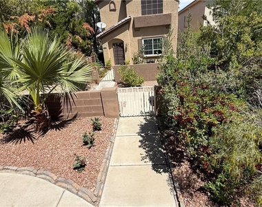 10024 Via Toro Avenue - Photo Thumbnail 9