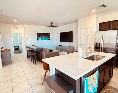 623 Sedum Avenue - Photo Thumbnail 17