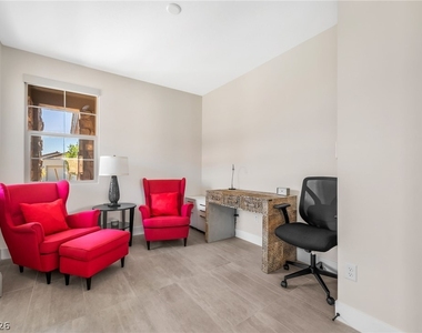 57 Lake Bluff Court - Photo Thumbnail 17