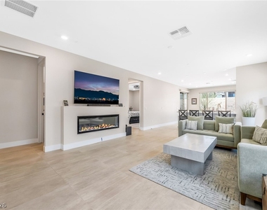 57 Lake Bluff Court - Photo Thumbnail 3