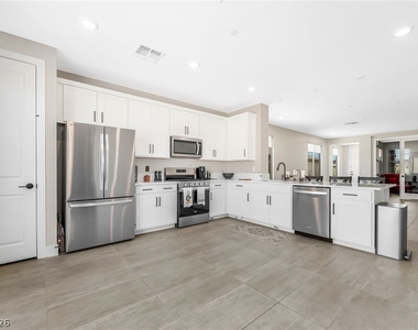 57 Lake Bluff Court - Photo Thumbnail 9