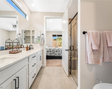 57 Lake Bluff Court - Photo Thumbnail 15