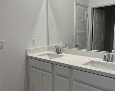 2825 Overlook Brook Street - Photo Thumbnail 16