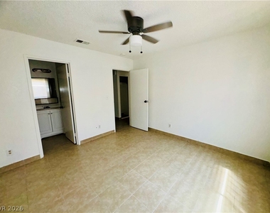 4581 Macher Way - Photo Thumbnail 8