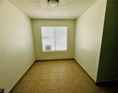 4581 Macher Way - Photo Thumbnail 4