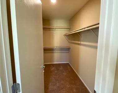 7312 Halo Falls Street - Photo Thumbnail 12