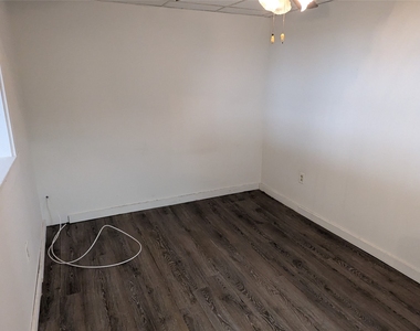 2909 1/2 Watson Boulevard - Photo Thumbnail 3