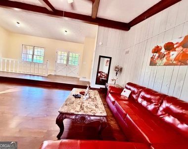 665 Arnold Road - Photo Thumbnail 4