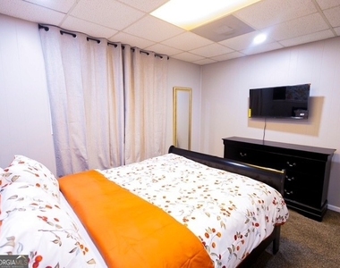 1398 Branchwood Drive - Photo Thumbnail 7