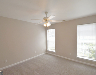 208 Turnbridge Circle - Photo Thumbnail 10