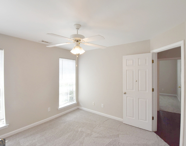 208 Turnbridge Circle - Photo Thumbnail 12